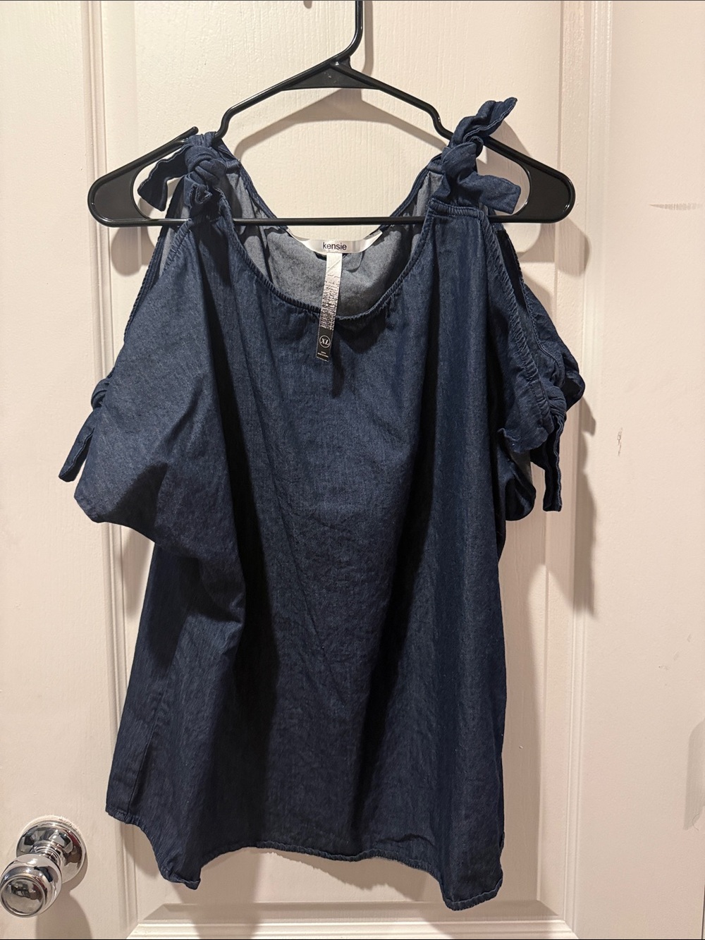 EUC Kensie Navy Cold-Shoulder Denim-Effect Tie-Shoulder Top